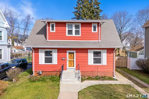 29 Chestnut St, West Haven, CT 06516