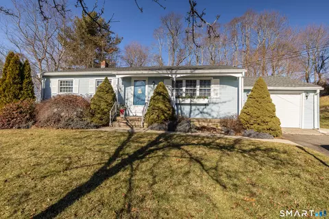 31 Plaskon Dr, Shelton, CT 06484