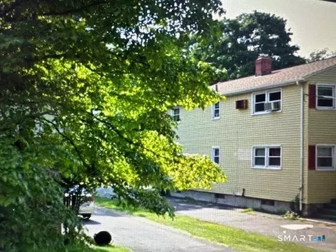 15-17 Laurel St, East Hartford, CT 06108