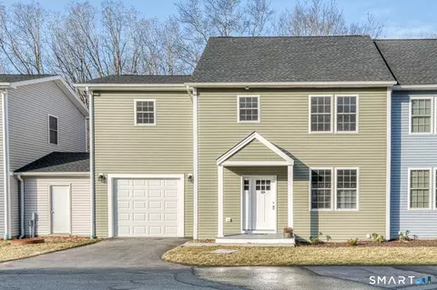 205 Winding Hollow Rd, Groton, CT 06340
