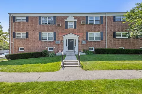90 Strawberry Hill Ave #3, Stamford, CT 06902