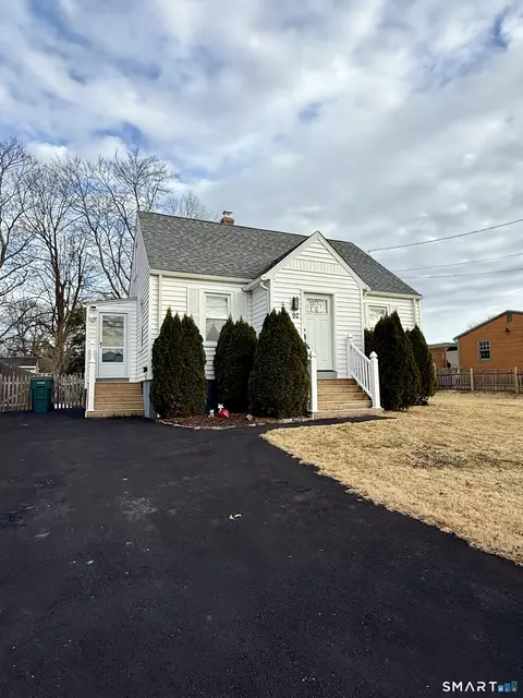92 Garfield Rd, Bristol, CT 06010