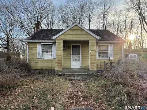 40 Beech St, Norwich, CT 06360