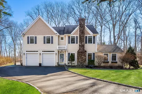 14 Tanners Dr, Wilton, CT 06897