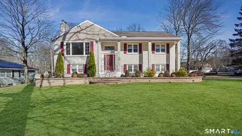 997 Meriden Ave, Southington, CT 06489
