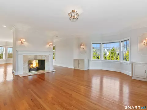Living - 7 Long Meadow Ln, Redding, CT 06896 photo 4 of 7