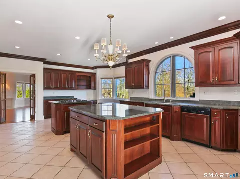 Kitchen - 7 Long Meadow Ln, Redding, CT 06896 photo 3 of 3