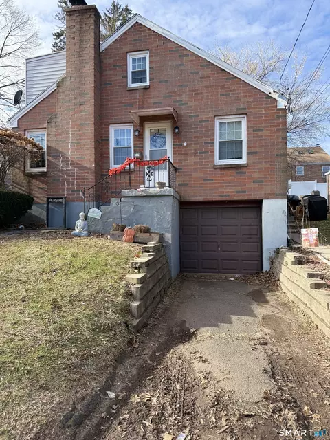 203 Spring St, Meriden, CT 06451