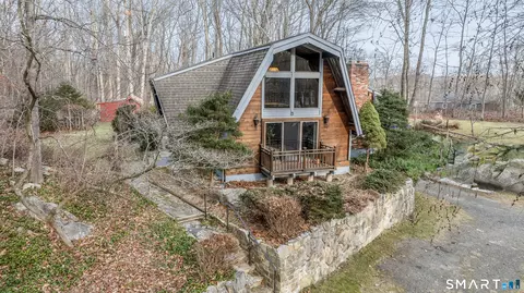 3 Serenity Ln, Sandy Hook, CT 06482