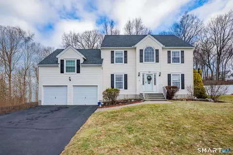 22 Commodore Hull Dr, Derby, CT 06418