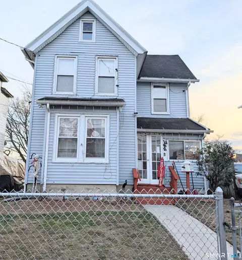 188 Holly St, Bridgeport, CT 06607