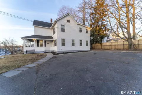 51 Cooper St, Manchester, CT 06040