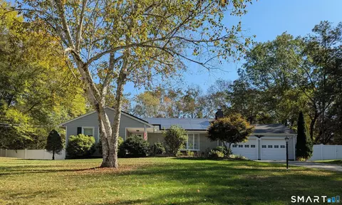 30 Fairfield Rd, Oxford, CT 06478