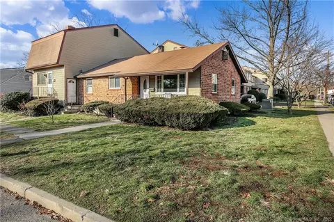 75 Van Buskirk Ave #75, Stamford, CT 06902