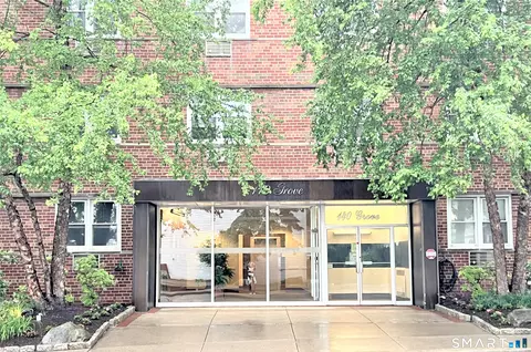 140 Grove St #7D, Stamford, CT 06901