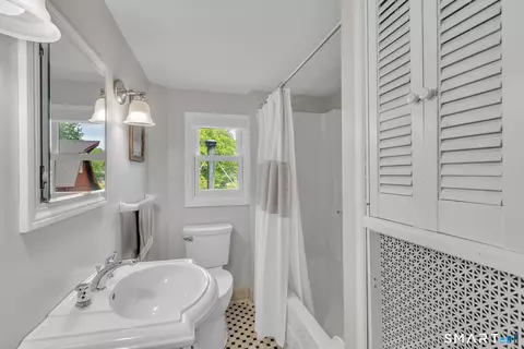 Bath - 808 Branch Rd, Suffield, CT 06078 photo 3 of 3