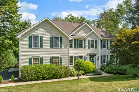 105 Lake Ridge Rd, Southbury, CT 06488