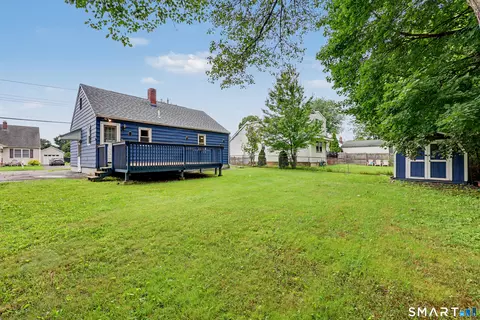 Exterior - 55 Valley Rd, Hamden, CT 06514 photo 8 of 10