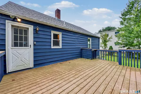 Exterior - 55 Valley Rd, Hamden, CT 06514 photo 2 of 10