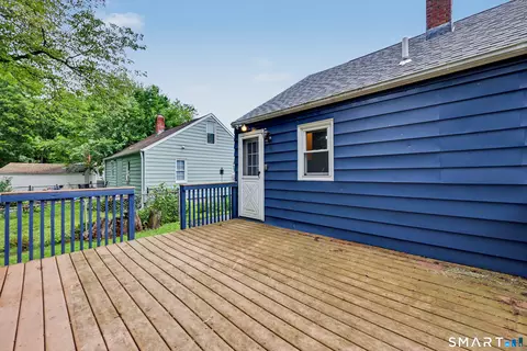 Exterior - 55 Valley Rd, Hamden, CT 06514 photo 4 of 10