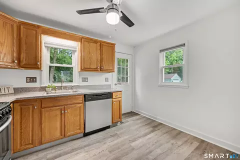 Kitchen - 55 Valley Rd, Hamden, CT 06514 photo 2 of 4