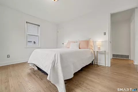 Bedroom - 55 Valley Rd, Hamden, CT 06514 photo 3 of 8