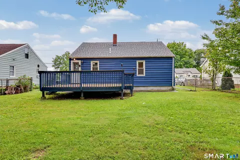 Exterior - 55 Valley Rd, Hamden, CT 06514 photo 5 of 10