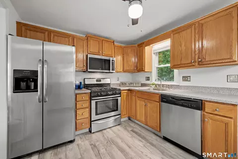 Kitchen - 55 Valley Rd, Hamden, CT 06514 photo 1 of 4