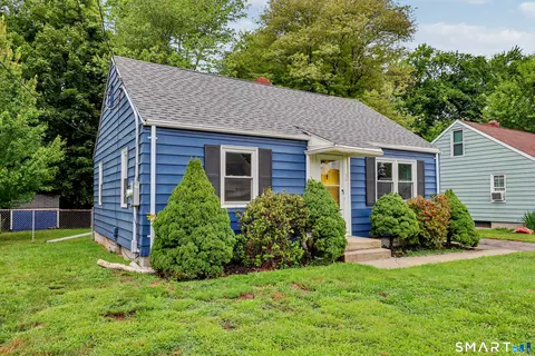Exterior - 55 Valley Rd, Hamden, CT 06514 photo 10 of 10