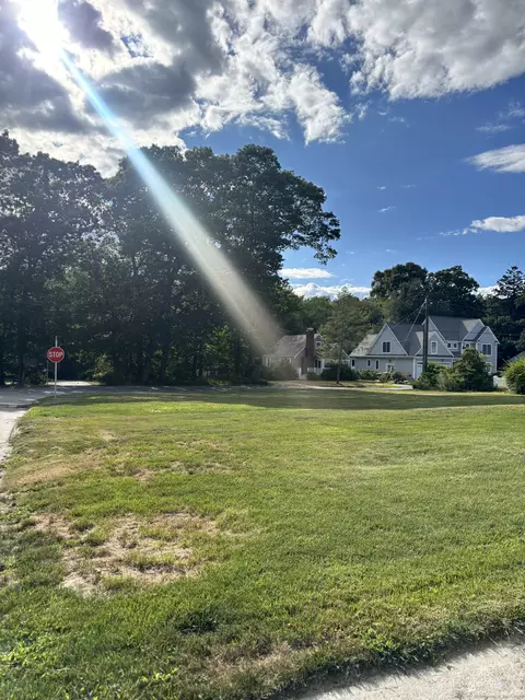 61 Whitecap Rd, East Lyme, CT 06357 photo 4
