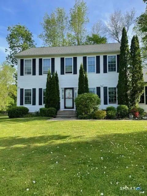 15 Mulberry Ln, New Milford, CT 06776