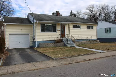 34 Woodrow Ave, Norwich, CT 06360