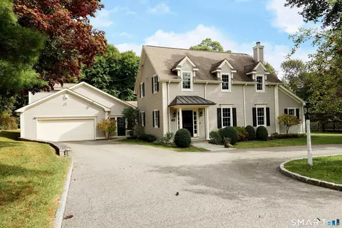 9 Dowling Dr, Ridgefield, CT 06877
