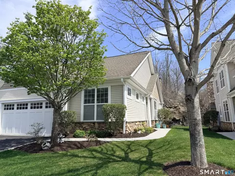 12 Briar Ridge Dr #12, Bethel, CT 06801
