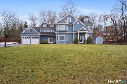 4 Nursery St, Norwalk, CT 06850