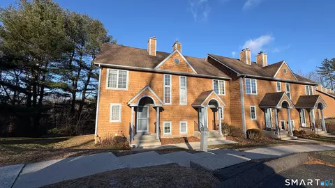 26 Julia Ct #26, Broad Brook, CT 06016