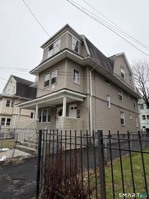 139-141 Adams St, Hartford, CT 06112