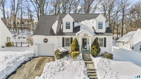 58 Kenmore Ave, Waterbury, CT 06708