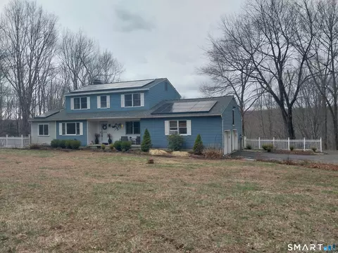 14 Meadow Crest Dr, Woodbury, CT 06798