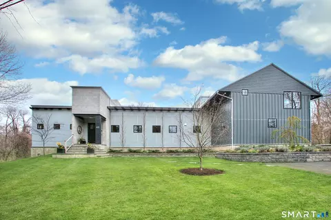 48 Green Meadow Ln, New Canaan, CT 06840