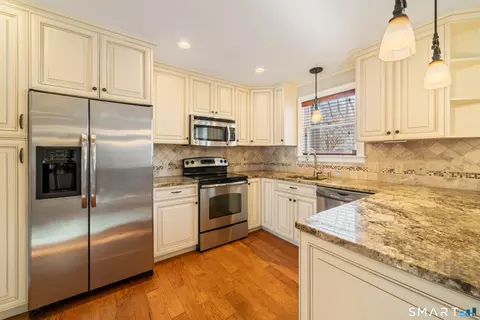 595 Heritage Vlg #A, Southbury, CT 06488