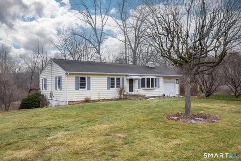 18 Dean Rd, Brookfield, CT 06804