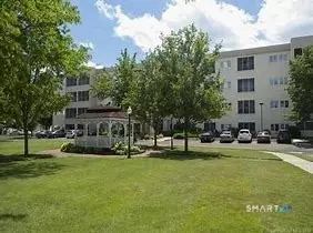 75 Washington Ave #2-402, Hamden, CT 06518