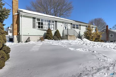 280 Goldbach Dr, Stratford, CT 06614
