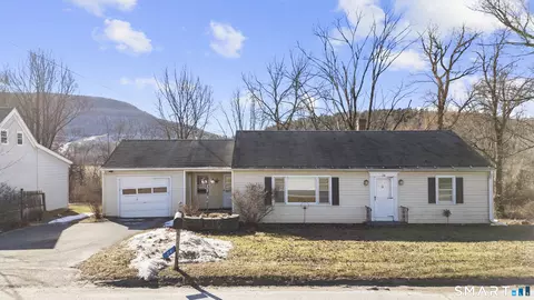 24 E Main St, North Canaan, CT 06018