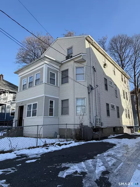 172 Adams St, Hartford, CT 06112