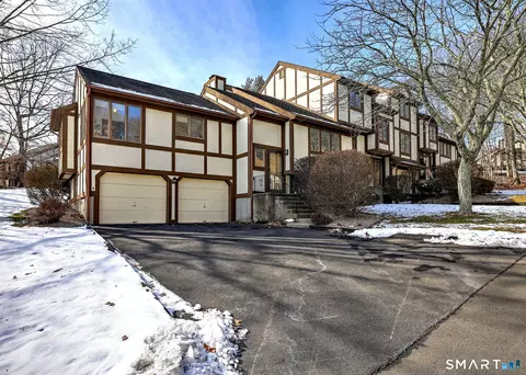 690 Forest Rd #501, West Haven, CT 06516