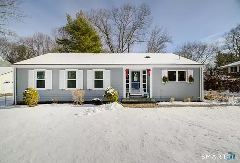 1253 Dunbar Hill Rd, Hamden, CT 06514