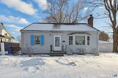 81 Wall St, Meriden, CT 06450