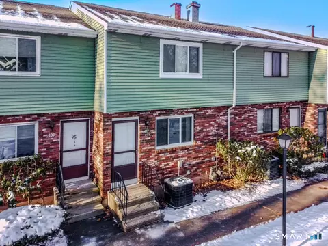 417 Churchill Dr #417, Newington, CT 06111
